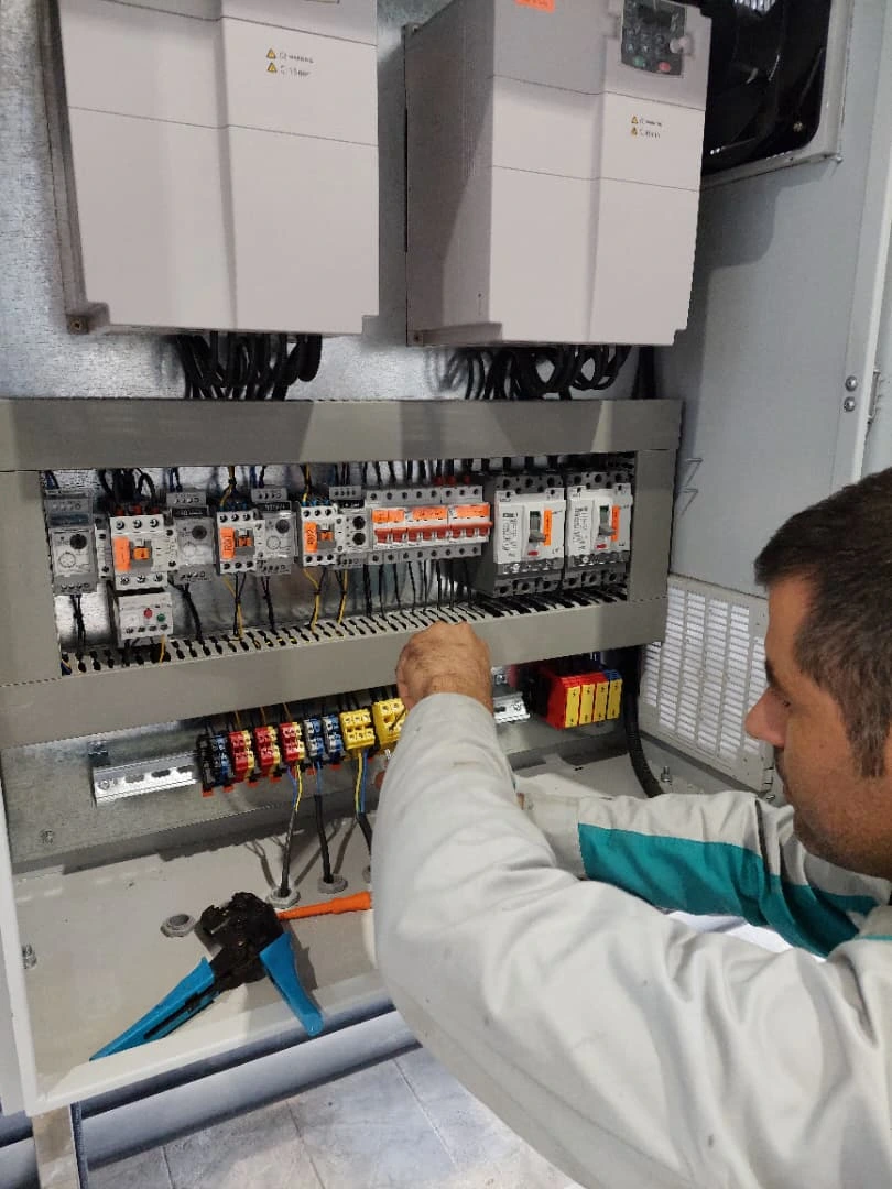 تعمیر و نگهداری تجهیزات صنعتی