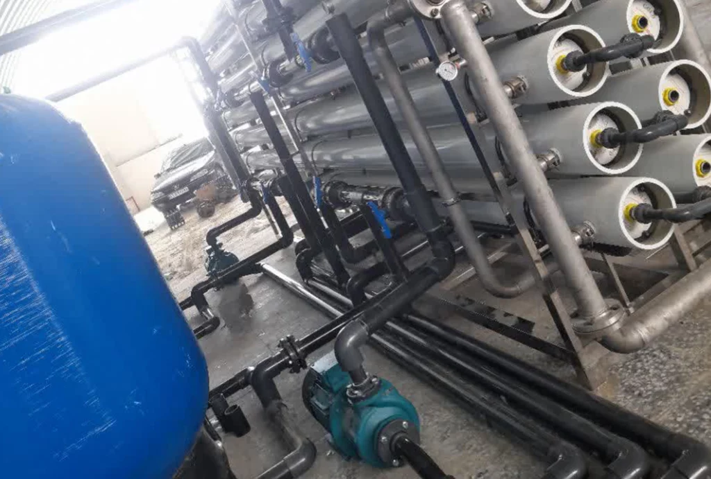 سروییس و نگهداری دوره ای دستگاه های آب شیرین کن صنعتی اسمز معکوس